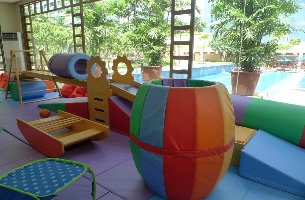 GYMBOREE PLAY AND MUSIC slide