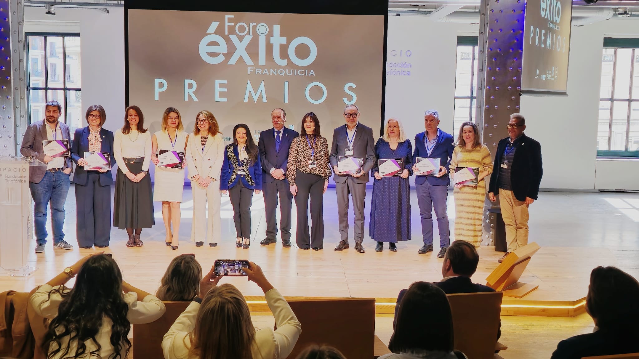 Foto grupo premios Foro Éxito Franquicia 2025